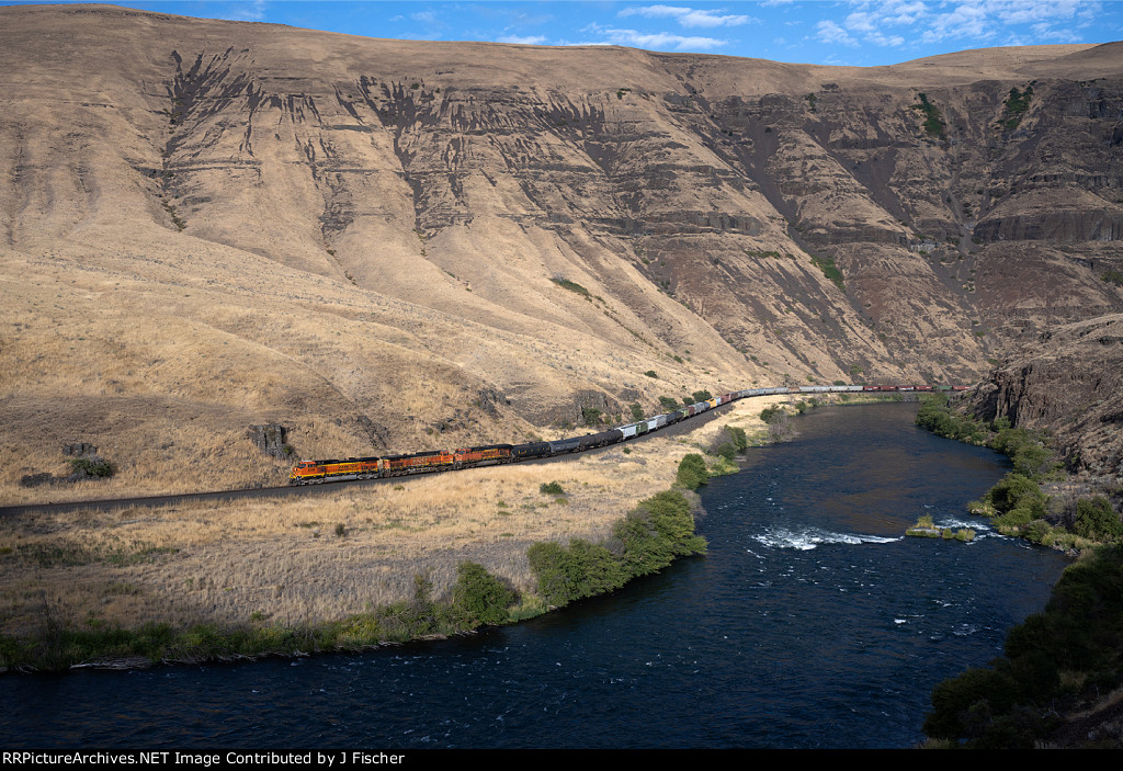 BNSF 5228